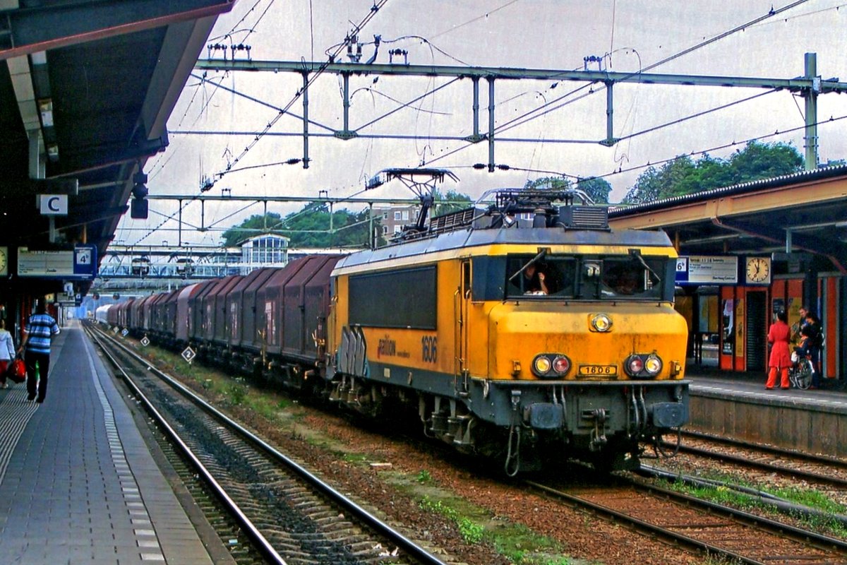 Steel train with RaiLioN 1606 passes Arnhem on 8 February 2008.