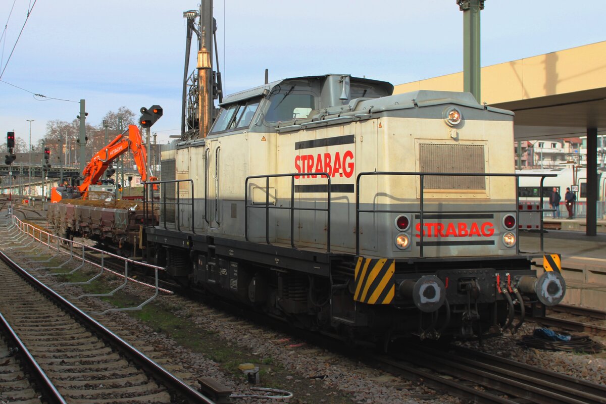 Strabag's  203 012 at works in Mannheim Hbf on 15 February 2024.