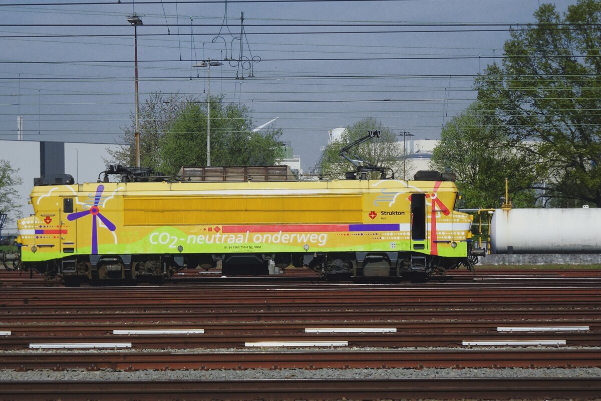 Strukton 1756 stands at Roosendaal on 14 April 2022.