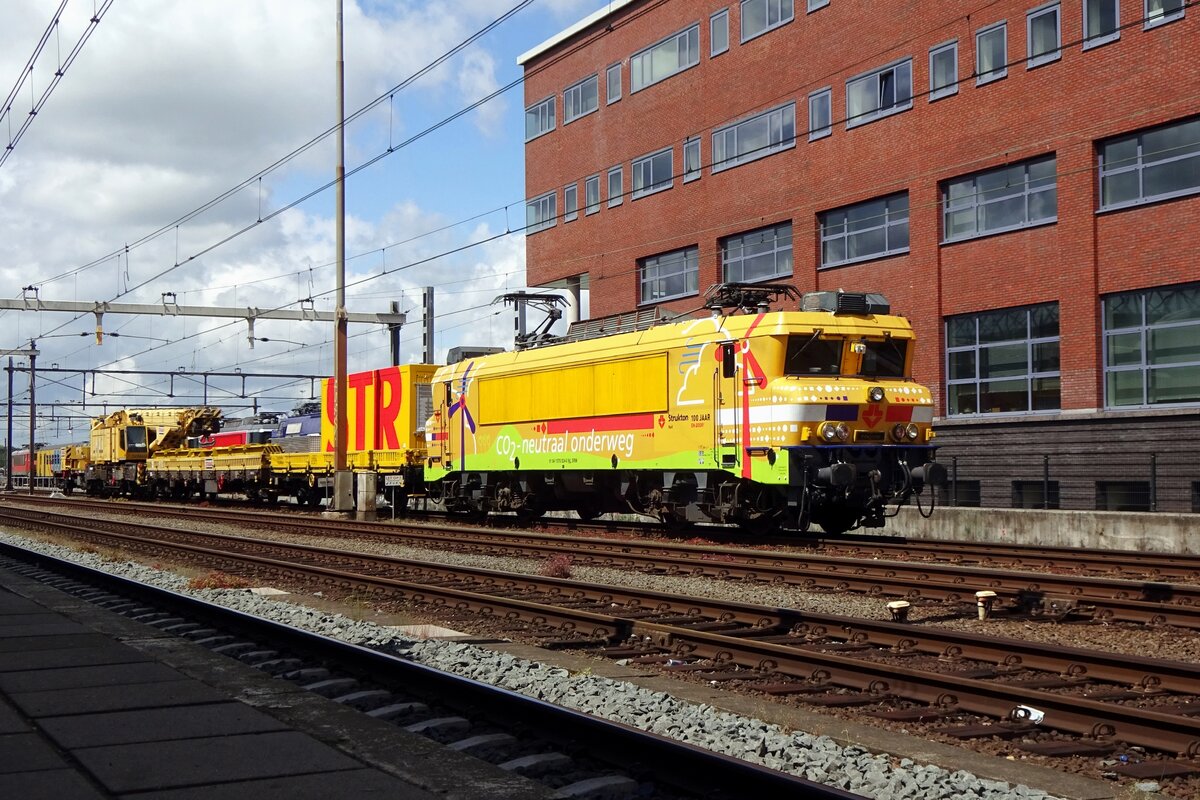 Strukton 1824 stands at Amersfoort on 25 May 2021.