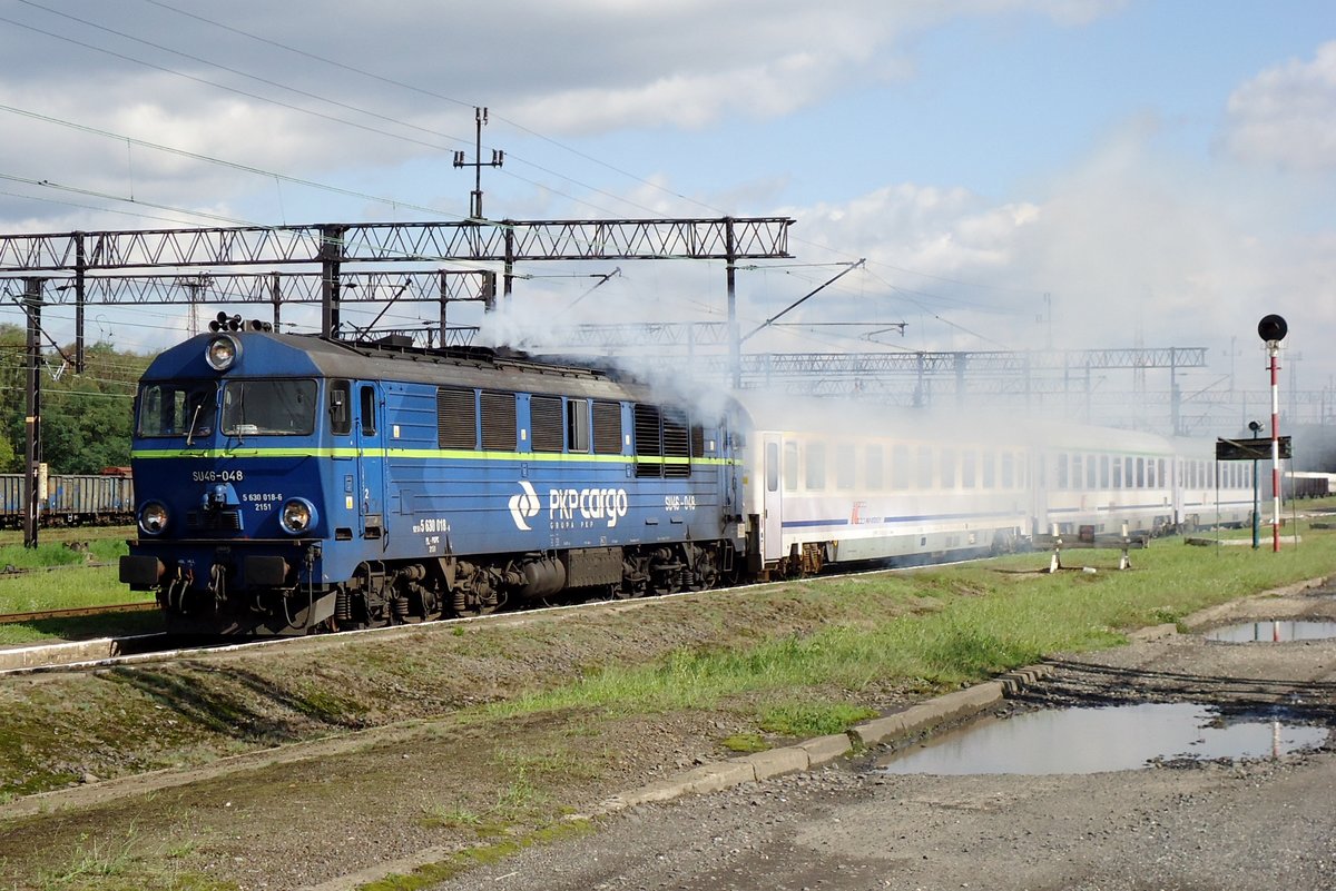 SU46-048 blats off smoke when leaving Wegliniec with EC 248 Wroclaw--berlin on 23 September 2014.