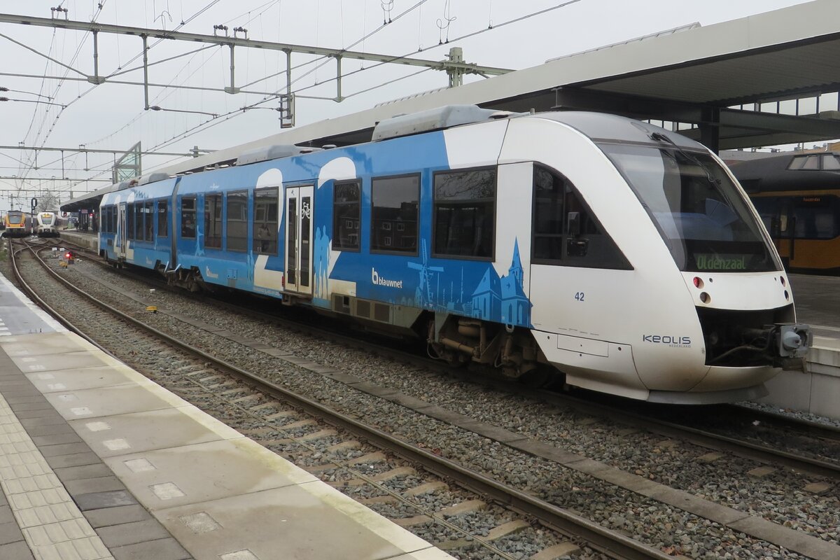 SYNTUS/Keolis 42 stands in Zutphen on 17 February 2023.