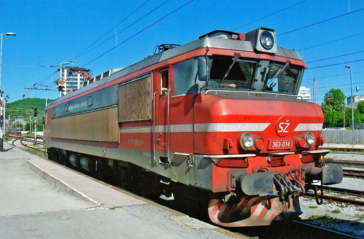 SZ 363-014 takes a break at Ljubljana on 20 May 2010.
