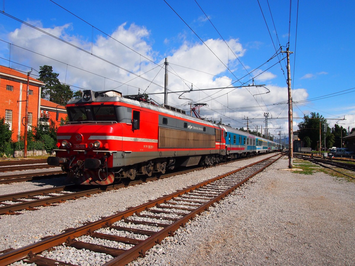 SZ 363 016 on Railway station Pivka at 11.9.2015.