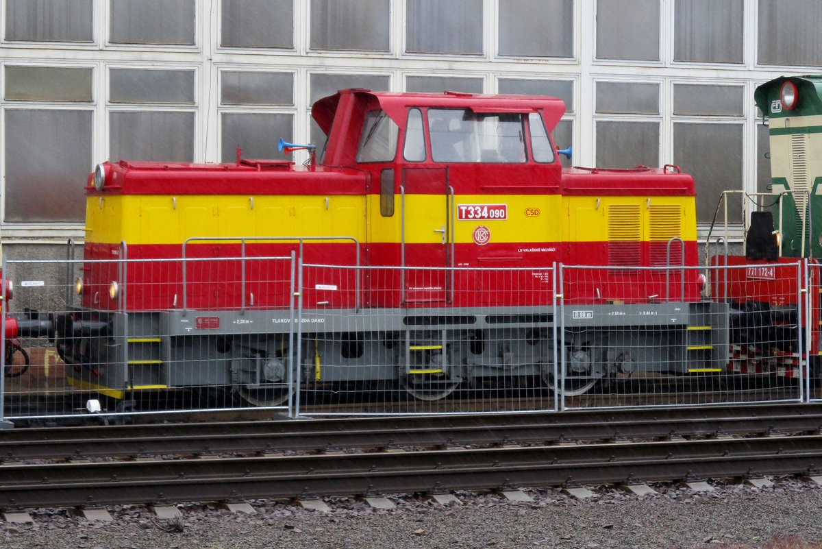 T334-090 stands in Bohumin on 23 September 2017.