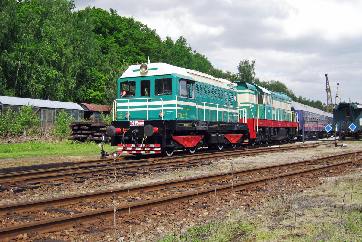 T435-0145 hauls an extra train out of the museum at Luzna u Rakovnika on 13 May 2012.