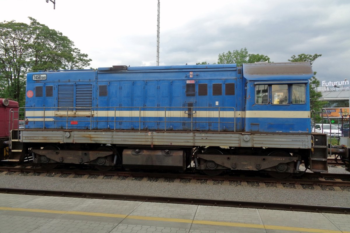 T458-1549 stands in Kolín on 15 May 2015.