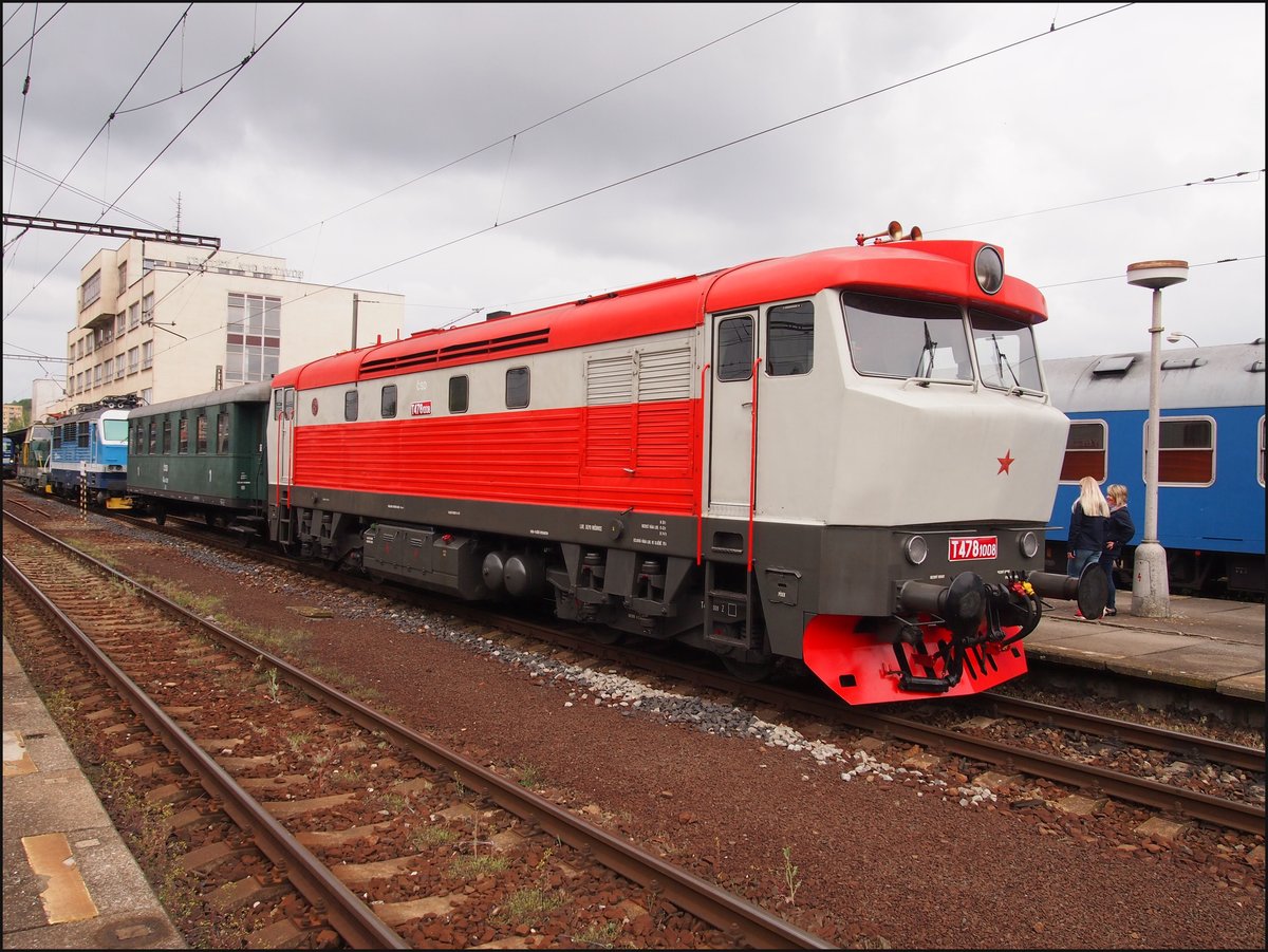 T478 1008  Bardotka  (year of construction 1967) in main station Kralupy nad Vltavou. Day of the railway on 27.04.2019.