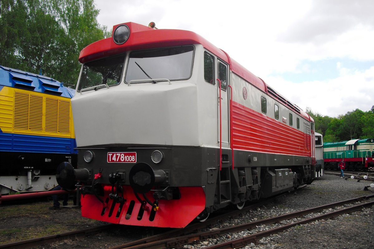 T478-1008 stands in the railway museum of Luzna u Rakovnika on 13 May 2012. The series build version -of which this engine is a member of- has a somewhat more angular cab design than the prototypes of this class that earned the nickname Bardotka.