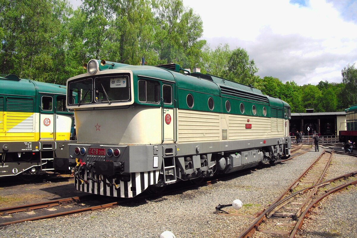 T478 3001 -the first Brejlovec- stands in the Railway Museum of Luzna u Rakovnika on 13 May 2012.In 2022 this engine was painted red.