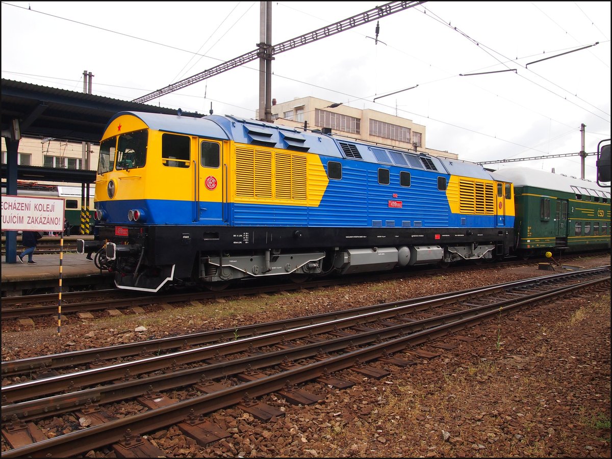 T499 0002  Cyclops (759) in main station Kralupy nad Vltavou. Day of the railway on 27.04.2019. The fastest Czech diesel locomotive 176km / h.