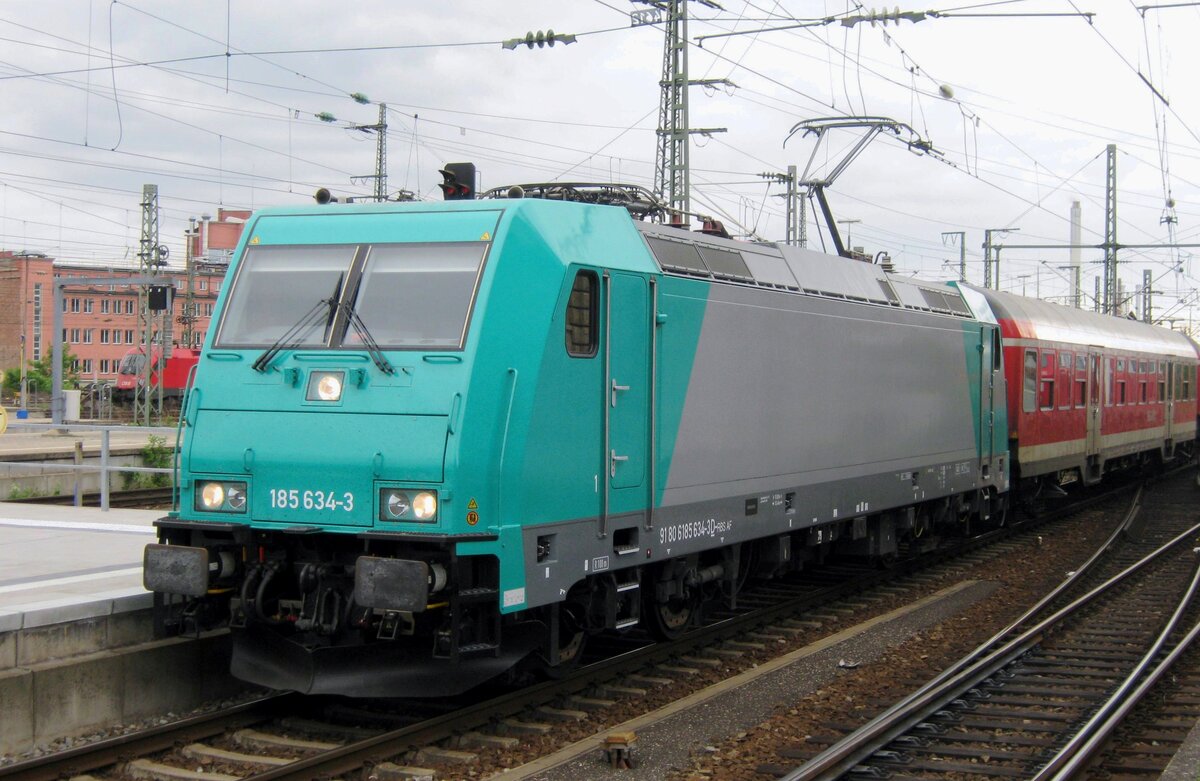 Talented? S-Bahn S-2 calls at Nürnberg Hbf on 2 May 2011 with 185 634 leading -courtesey of the massive delays of Class 442 entering revenue earning service and DB Regio had to fill in the gaps. Ten years after, it was again a Talent EMU design that caused trouble. In 2020 Bombardier put herself to a sad end after horrendous failures of the Talent-3 design, that lead the aircraft builder to sell off the train buidling component. And Alstom, of which many believed to be in the ropes, ended up as the winner when they took over the Bombardier train builder component.