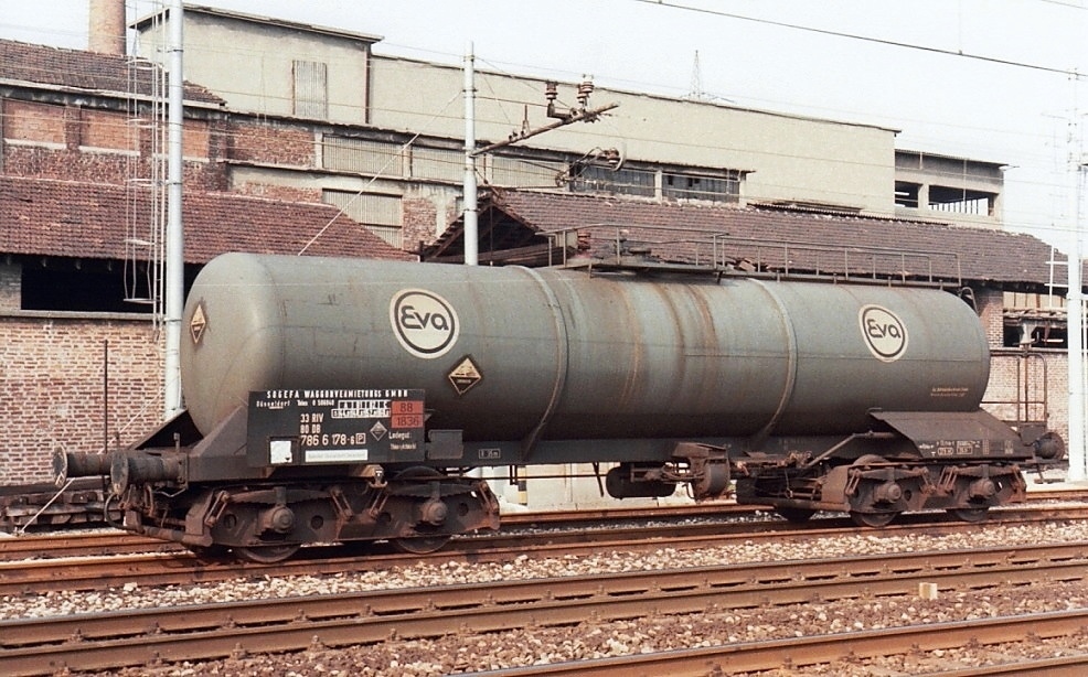 Tank wagon DB Eva in Milano, August 1984 [wagon citerne, carro cisterna]