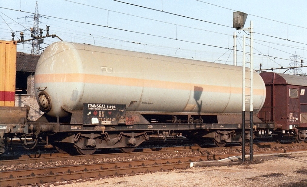 Tank wagon DB Transgaz in Milano, August 1984 [wagon citerne, carro cisterna]