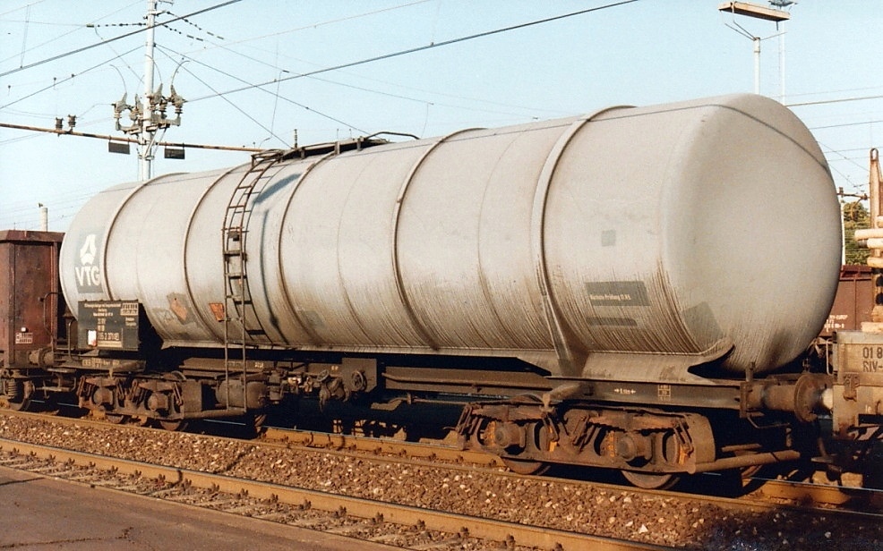 Tank wagon DB VTG in Milano, August 1984 [wagon citerne, carro cisterna]