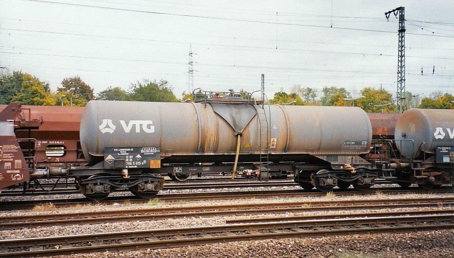 Tank wagon DB VTG in Wiesbaden (D), October 2003 - Nr 786 5 615, Haz. Mat. 80/1789 [wagon citerne, carro cisterna]