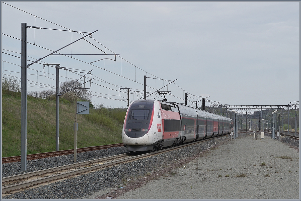 TGV 4419 to Mulhouse is leaving the Belfort-Montbeliard TGV Station.

24.04.2019