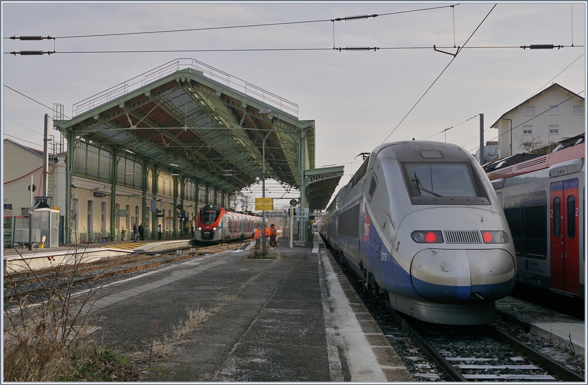 TGV from Paris and in the background a SNCF Z 31500 M (Coradia Polyvalent régional tricourant) in the Evian Station. 

08.02.2020