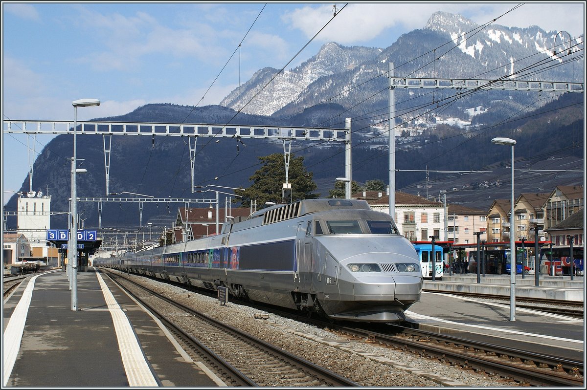 TGV Lyria from Paris to Brig by his stop in Aigle. 

20.02.2010  