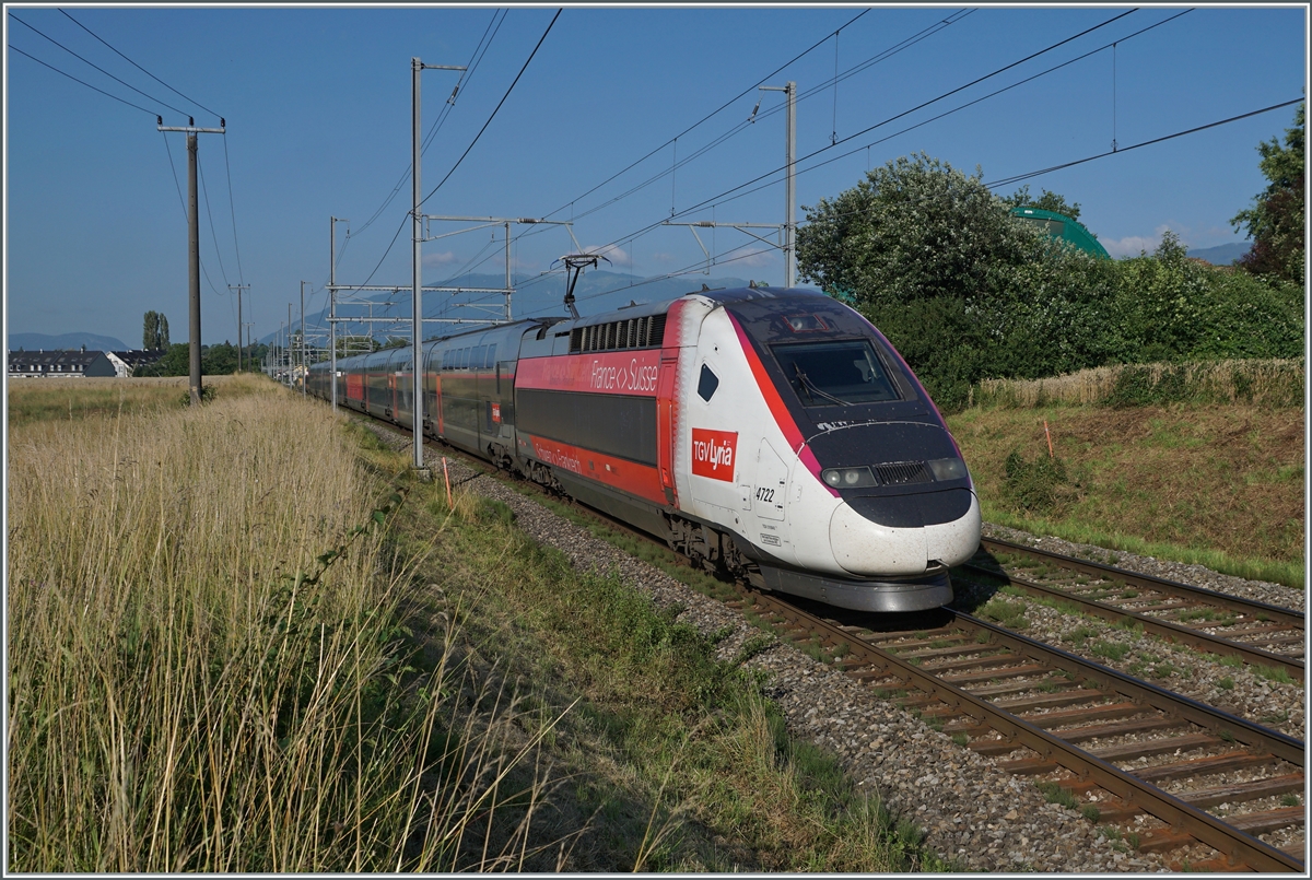 TGV Lyria on the way to Paris near Satigny. 

19.07.2021 