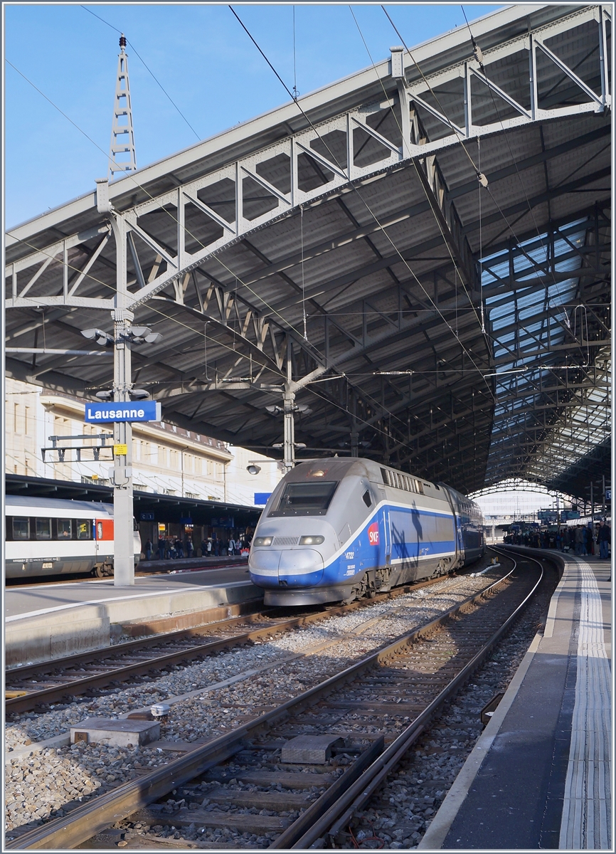 TGV Lyria Service 9778 to Paris (via Genève) in Lausanne wiht the SNCF TGV 4722. 
26.02.2019