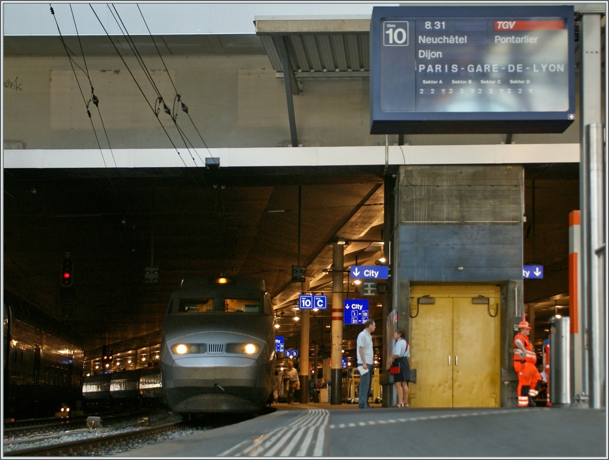 TGV Lyria to Paris Gare de Lyon in Bern.
29.06.2011 