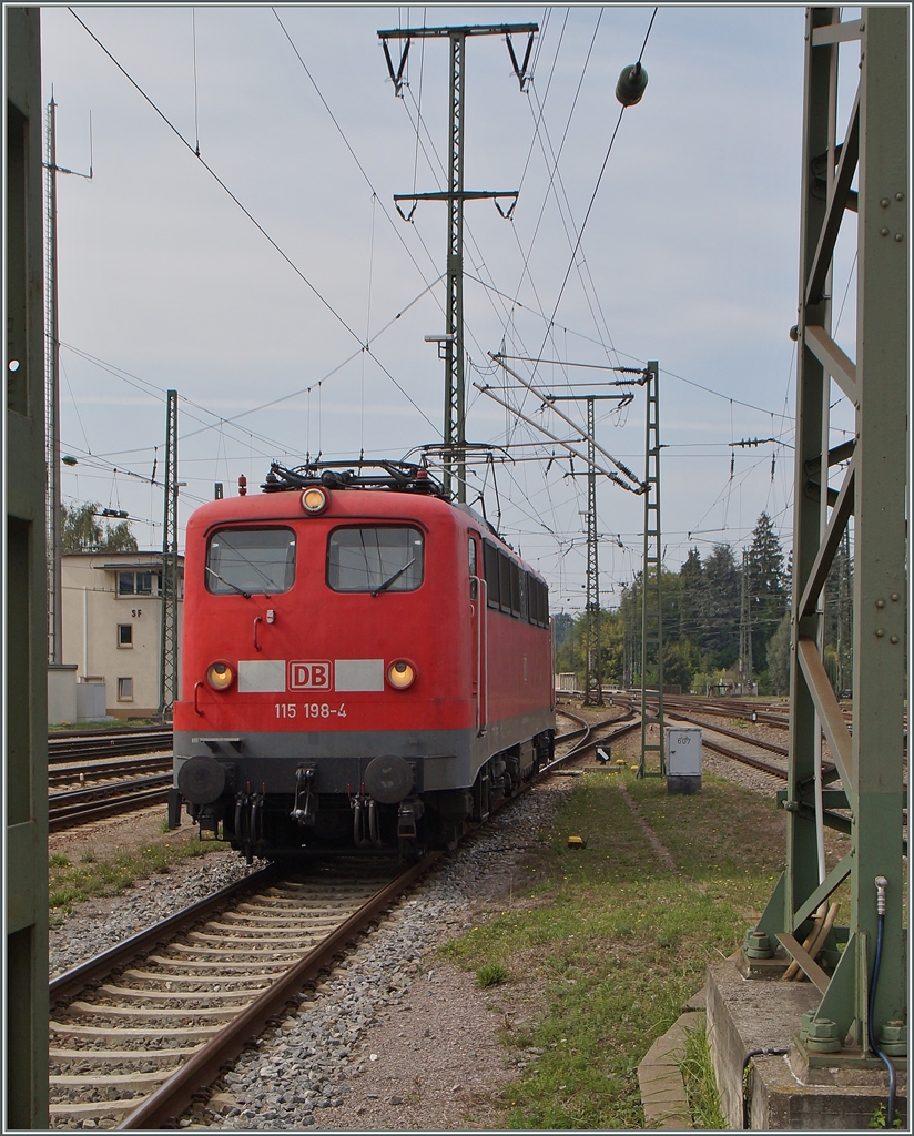 The 115 198-4 in Singen. 
11.09.2015