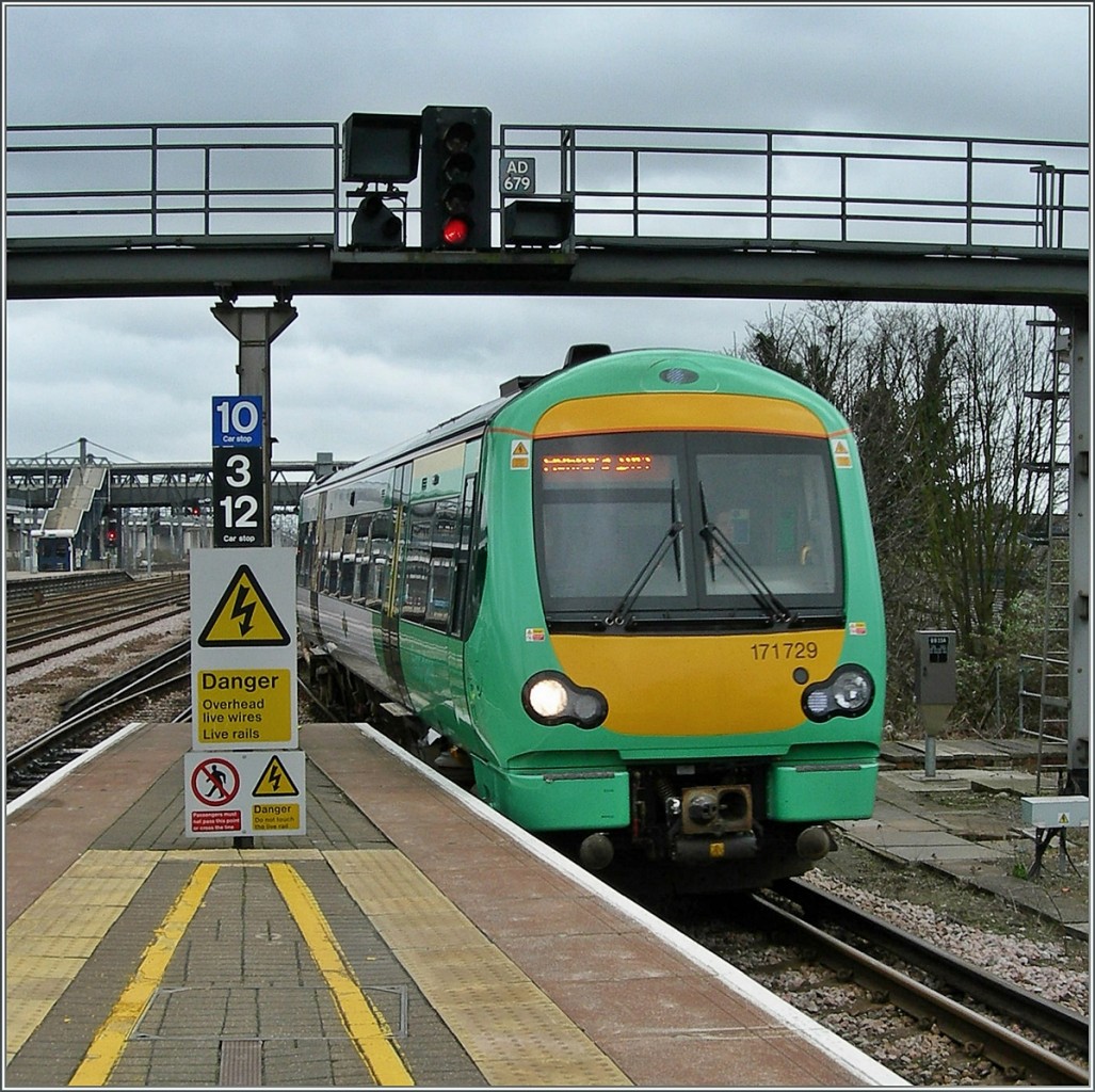 The 171 729 is arriving at Ashord.
27.03.2006