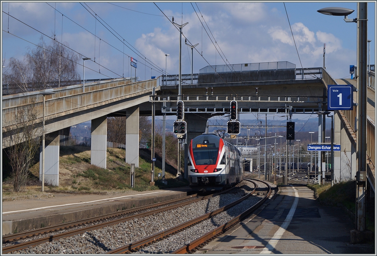 The 511 111 to Vevey in Denges Echandens. 05.03.2014