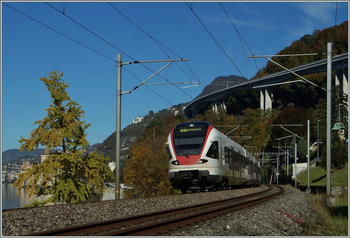 The 523 024 to Yverdon near the Castle of Chillon.
01.11.2014