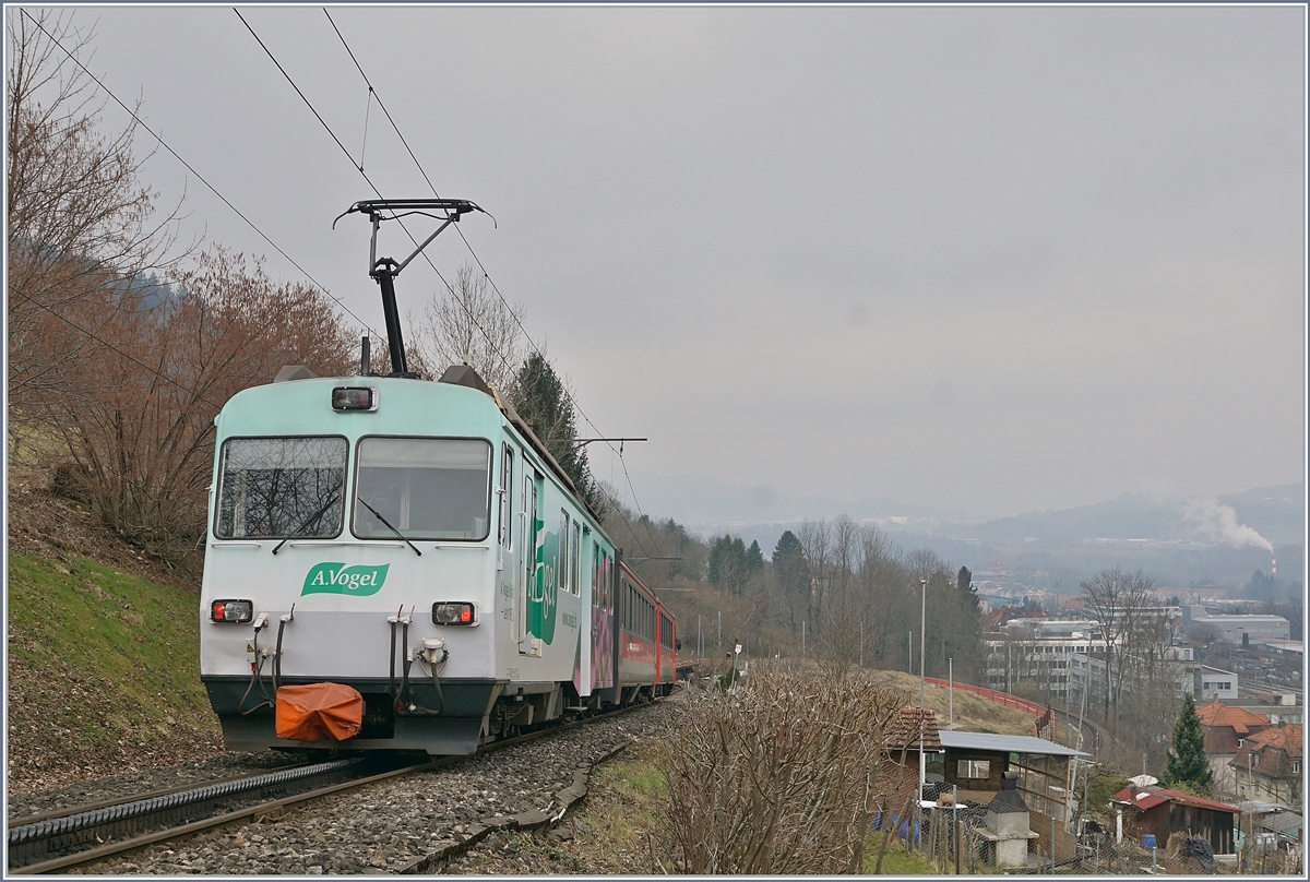 The AB BDeh 4/4 14 wiht a local train on the way to St Gallen near the Stop Riethüsli.
17.03.2018