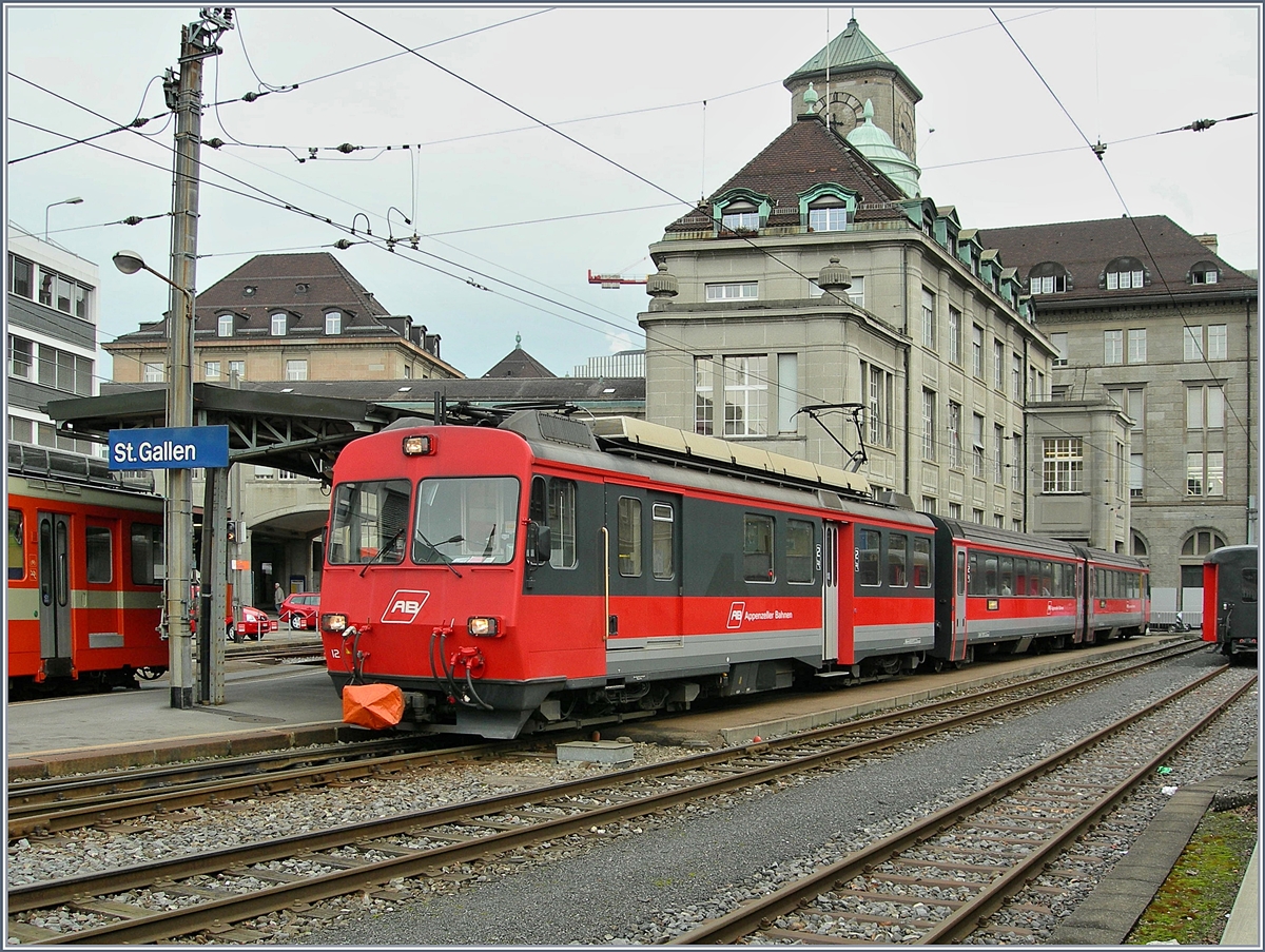 The AB BDhe 4/4 12 in St Gallen.
08.02.2007