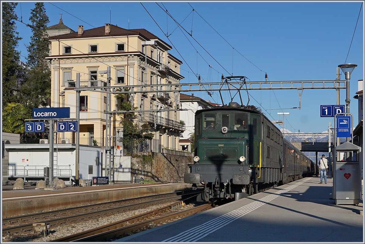 The Ae 4/7 10987 in Locarno.
21.03.2018