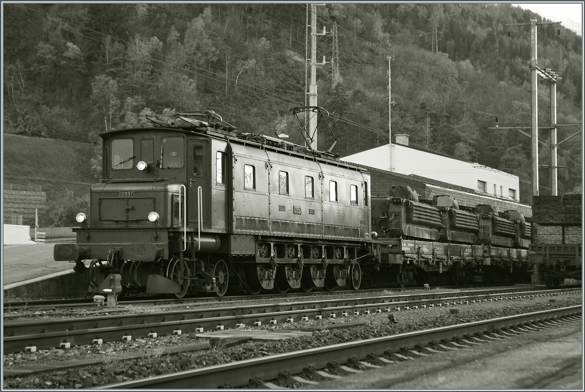 The Ae 4/7 10997 in Gampel Steg. 
7. Nov. 2013