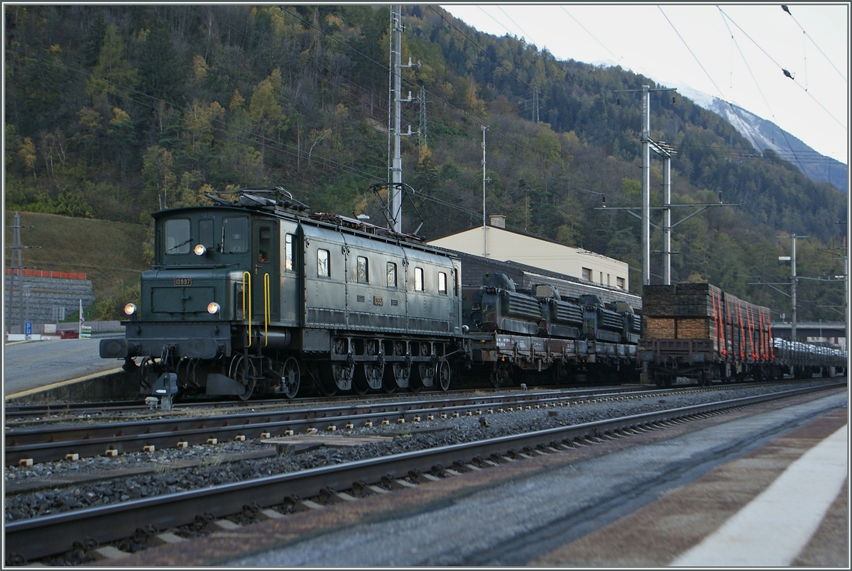 The Ae 4/7 10997 in Gampel Steg.
07.11.2013