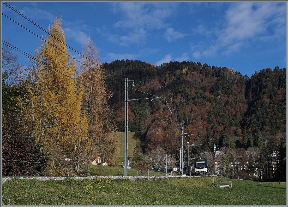 The Alpina ABe 4/4 9003 witht a local service from Zweisimmen to Montreux by Les Avants.

13.11.2020