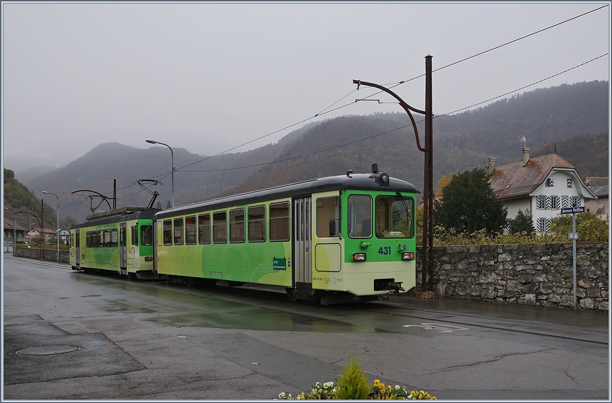 The ASD Be 4/4 404 with his Bt 431 (ex BLT) in Aigle on the way to Les Diablerets. 

17.11.2019