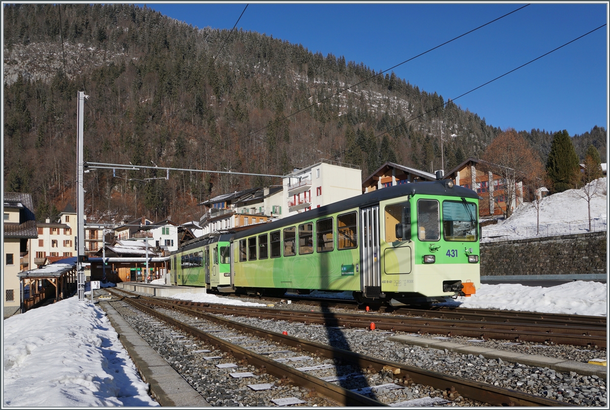 The ASD Bt 431 and BDe 4/4 404 on the way to Les Diablerets in Le Sépey. 

08.02.2021