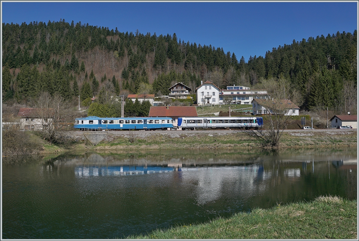 The  Assosiation l'autrail X2800 du Haut Doubs  X ABD 2816 with a special eastern Service on the way form Morteau to l'Hôpital du Grobois by Pont de la Roche. 

16.04.2022