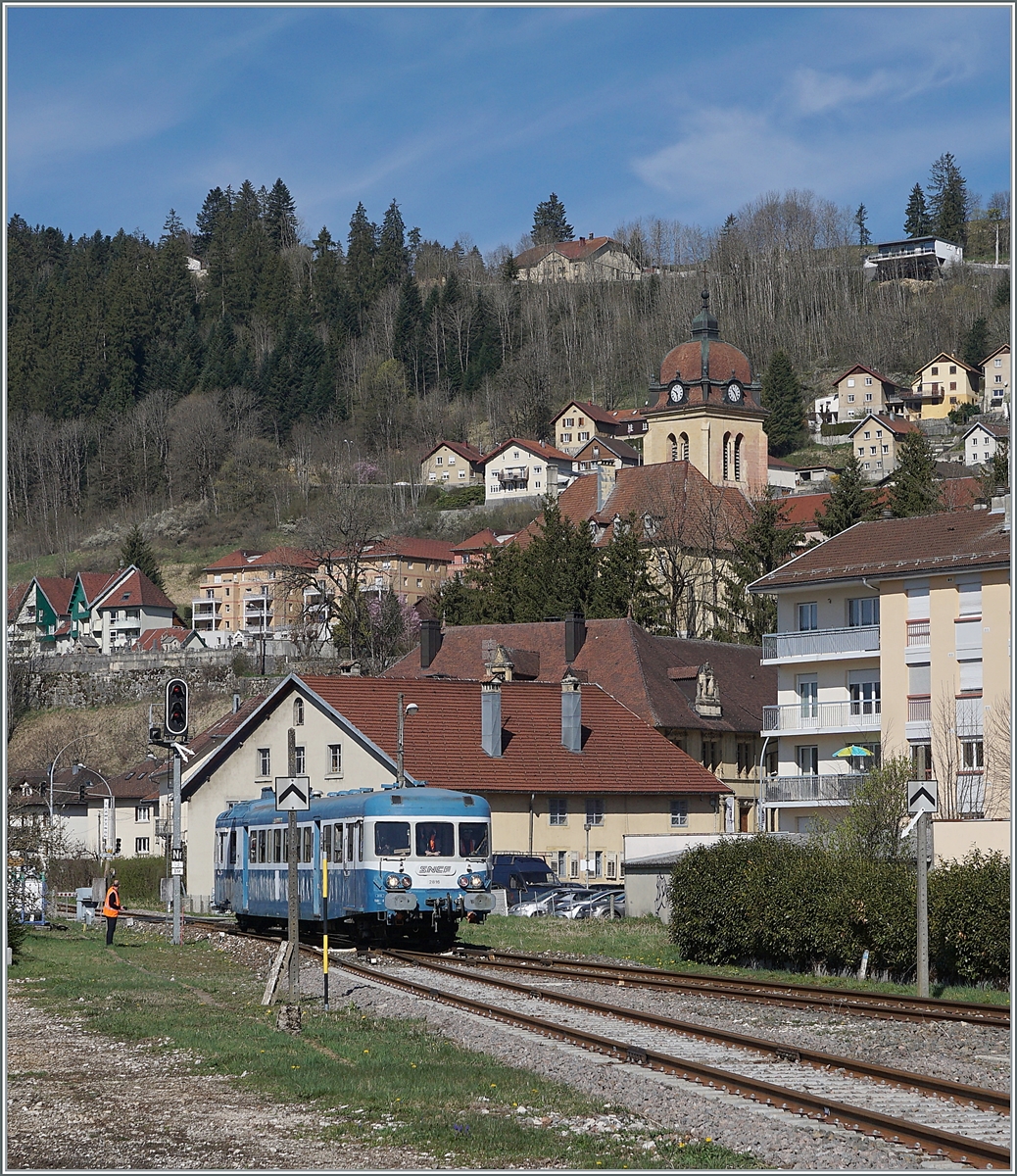 The  Assosiation l'autrail X2800 du Haut Doubs  X ABD 2816 in Morteau. 

16.04.2022