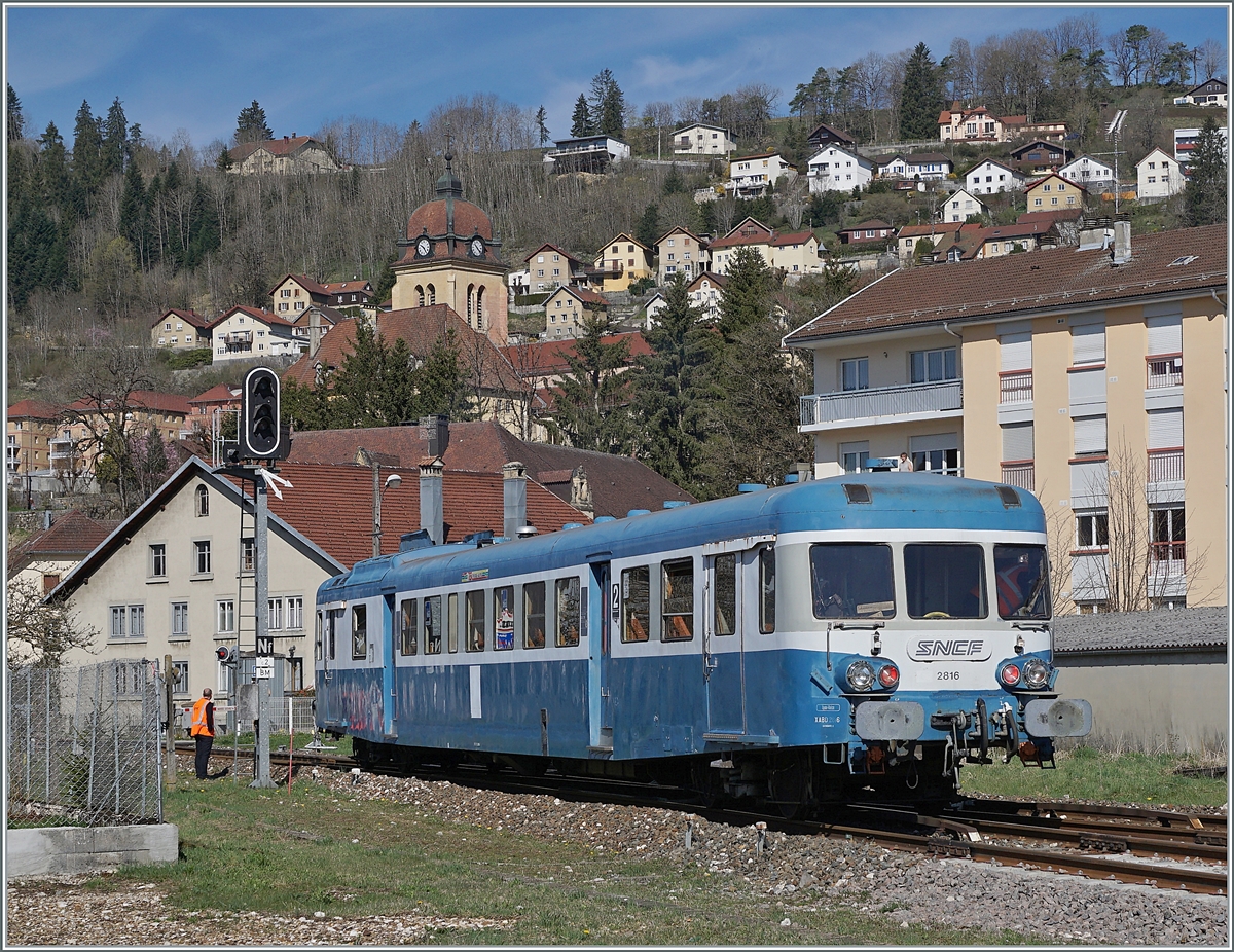 The  Assosiation l'autrail X2800 du Haut Doubs  X ABD 2816 in Morteau. 

16.04.2022