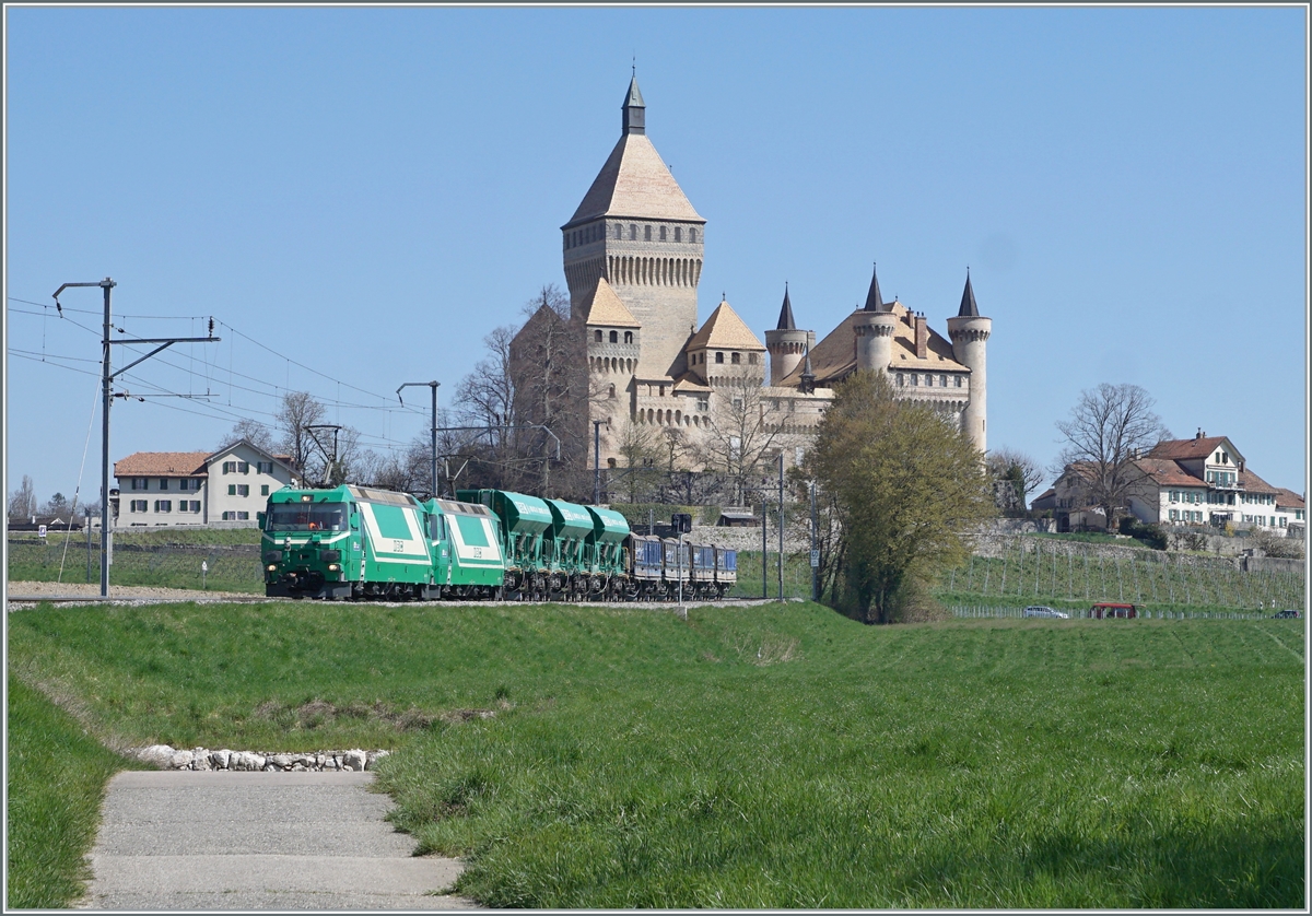 The BAM MBC Ge 4/4 21 and 22 with his Cargo Train from Apples to Gland by Vufflens le Château. 

05.04.2023