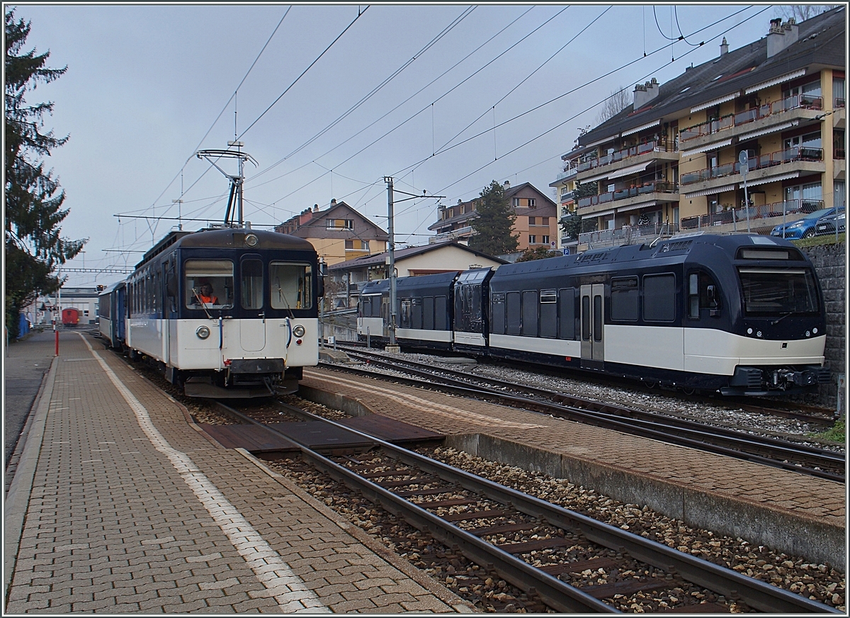 The Be 4/4 1007 ex  Bipprlisi  and a new MOB MVR ABeh 2/6 in Chernex.
8. 12.2015