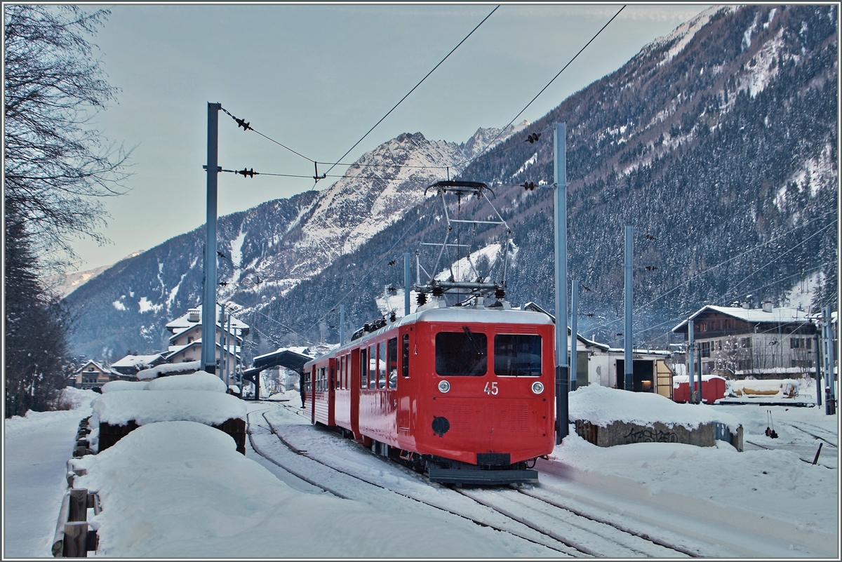 The Beh 4/4 N° 45 with his Bt in the Chamonix M-C Station.
10.02.2015