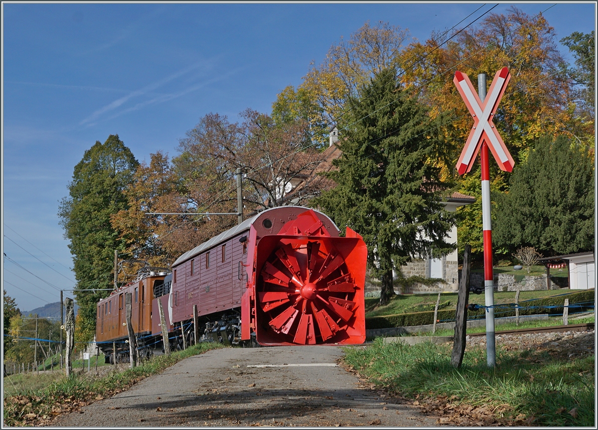 The Bernina Bahn RhB Ge 4/4 81 by the Blonay Chamby Railway wiht the X rot d 1052 by Chaulin.

30.10.2022