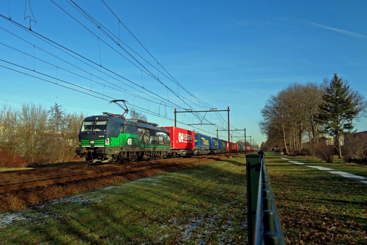 The better kind of insurance: LTE 193 728 hauls the Rzepin-Shuttle through Alverna on a brisk 18 January 2019.