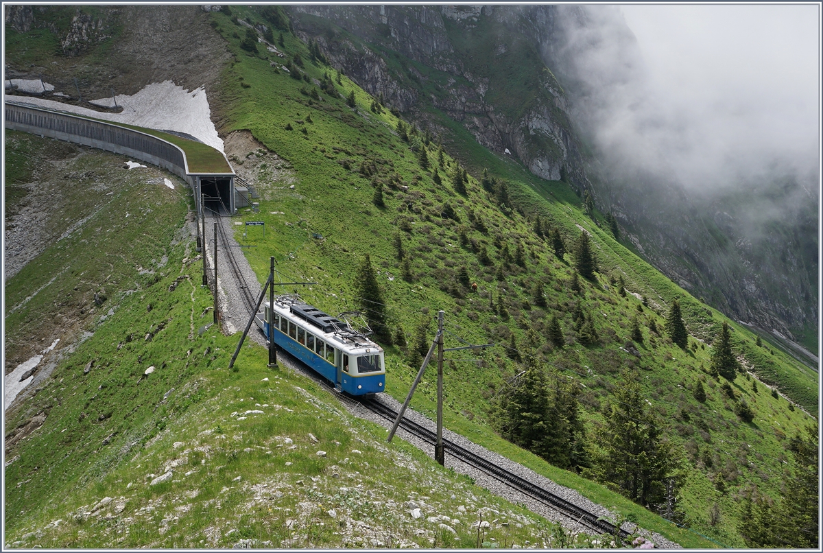 The Bhe 2/4 204 on the way to Montreux over Jaman.
03.07.2016