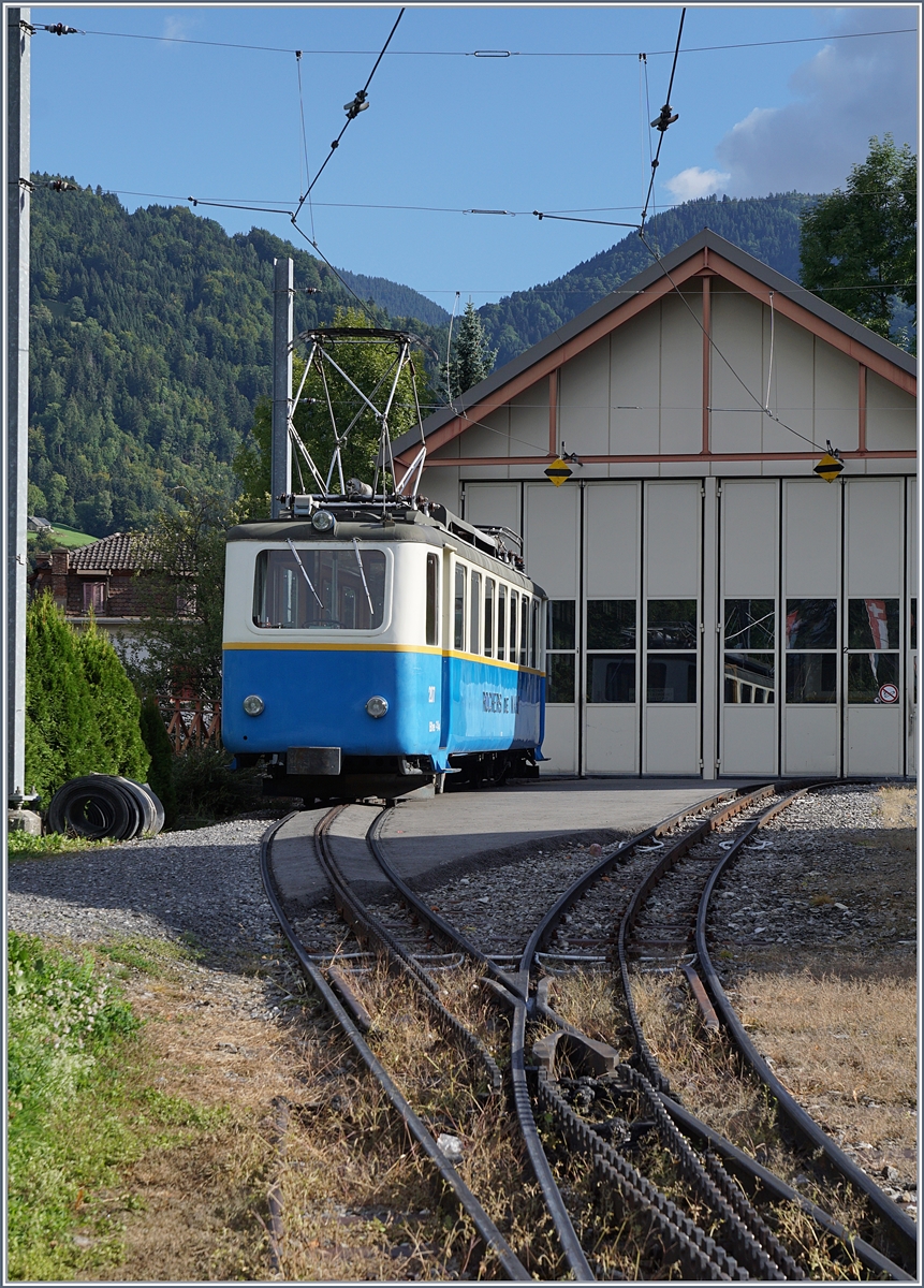 The Bhe 2/4 207 by the Glion Depot.