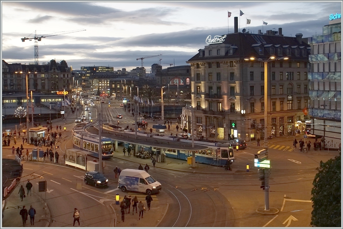 The big Tram Staion Zürich Central on an evening.
01.12.2015