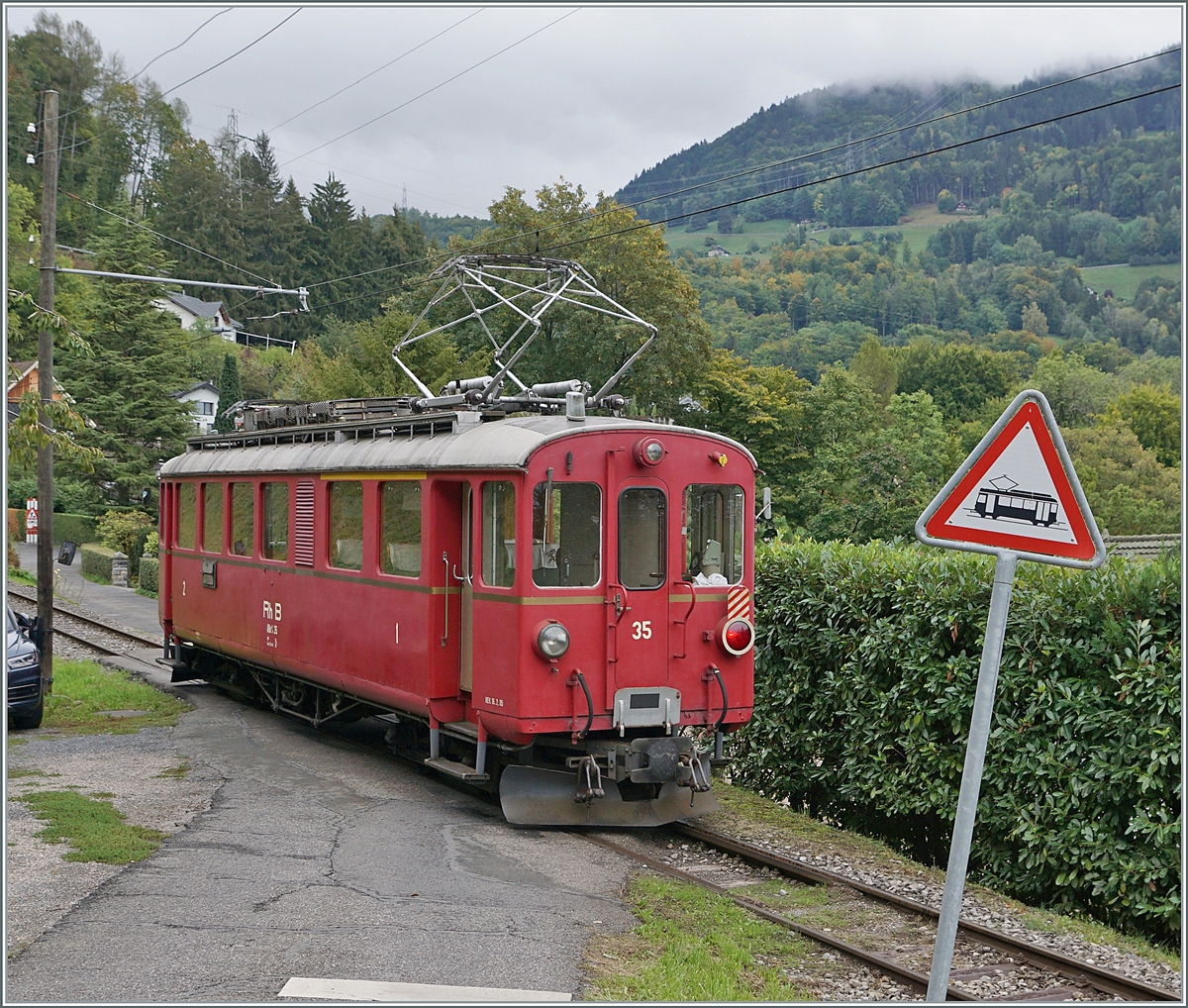 The Blonay-Chamby Bahn RhB Bernina Bahn ABe 4/4 I N° 35 by Blonay on the way to Chaulin. 

01.10.2022